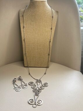 Vintage Modernist Kinetic Silver Spiral Pendant Necklace/Clip-On Earrings Set